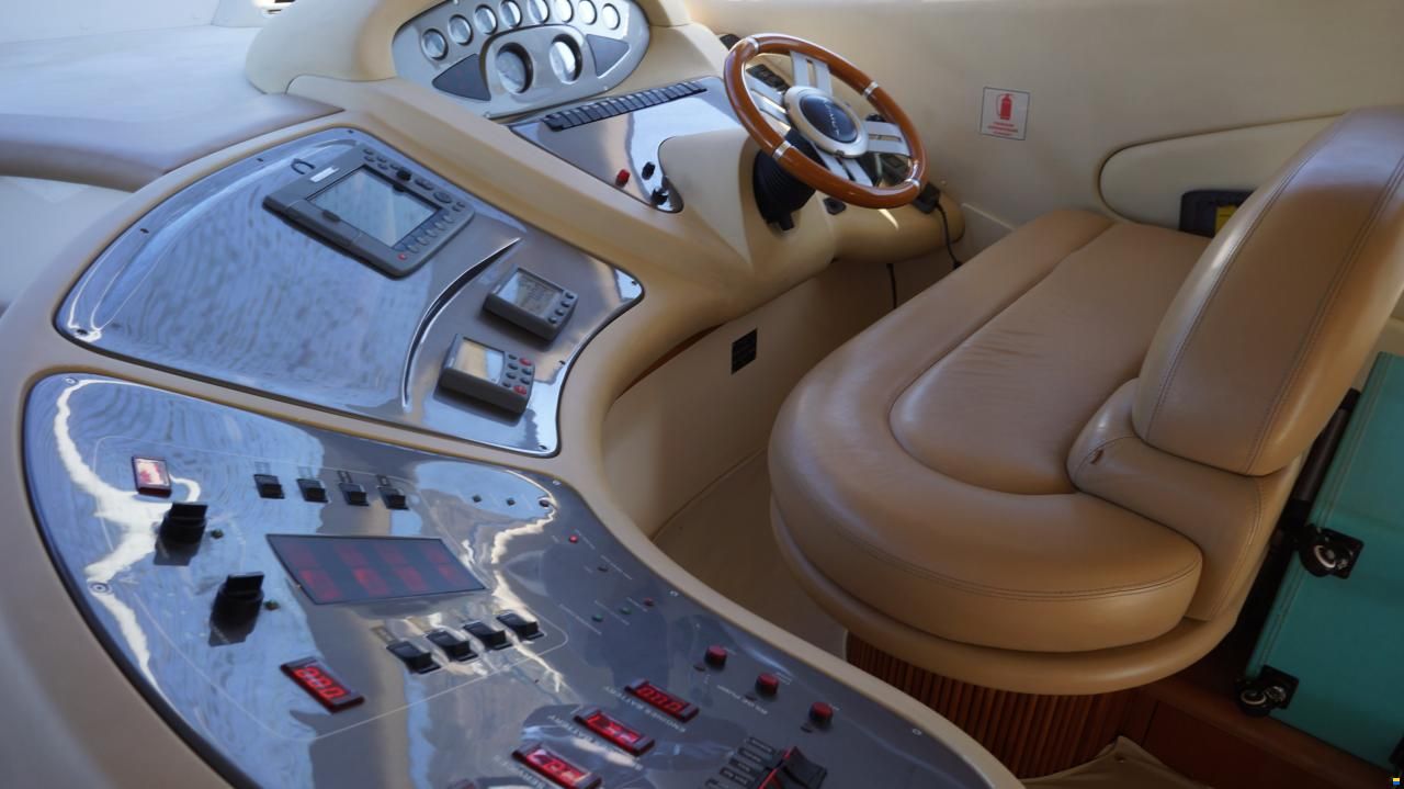 Azimut 46 FLY