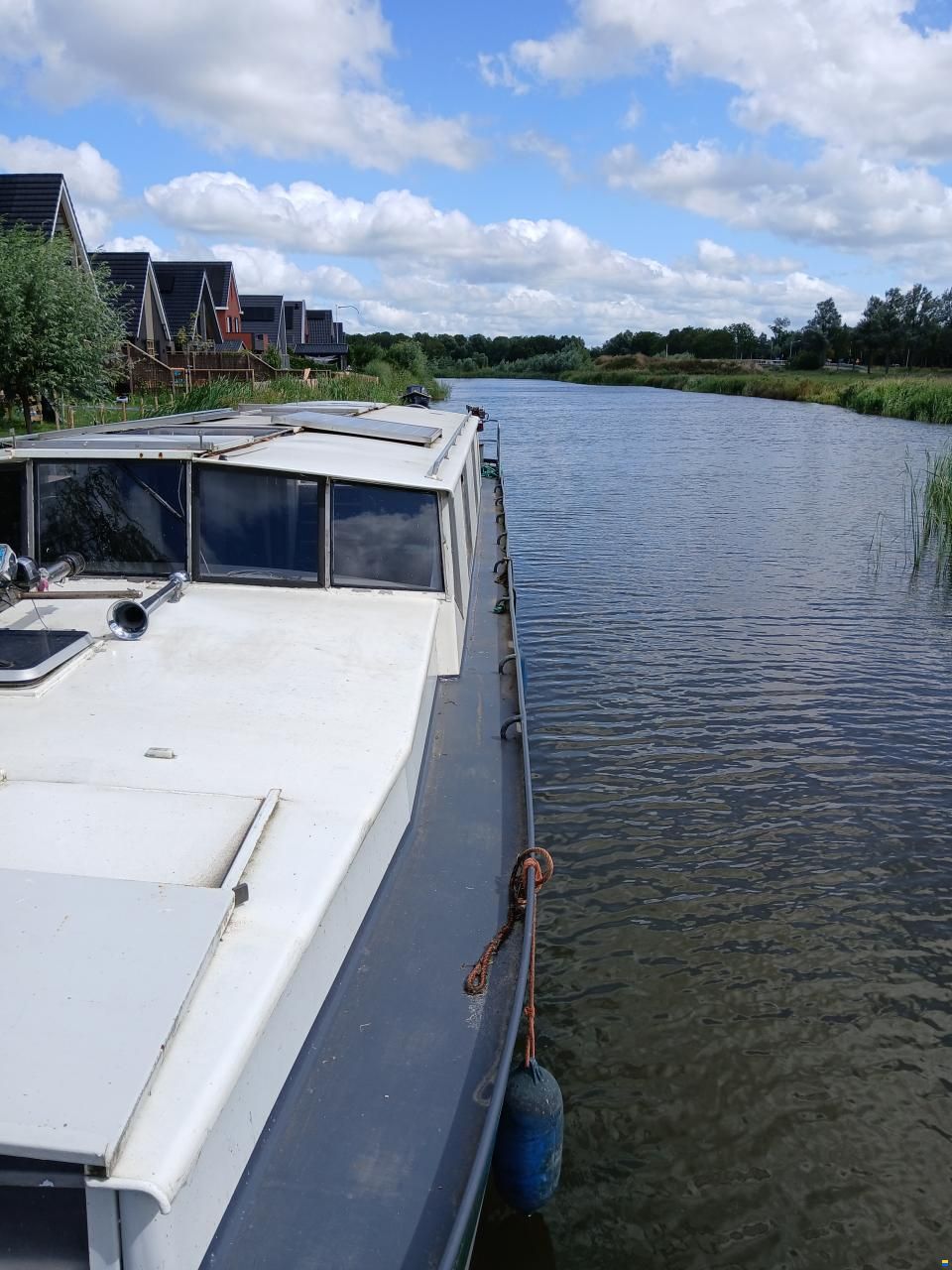 zelfbouw varend woonschip (ex marine)
