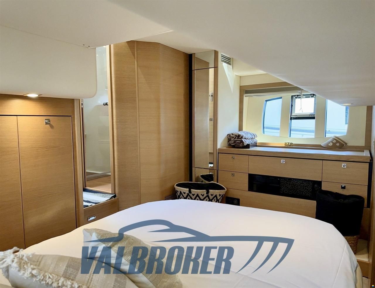 Fairline PHANTOM 48
