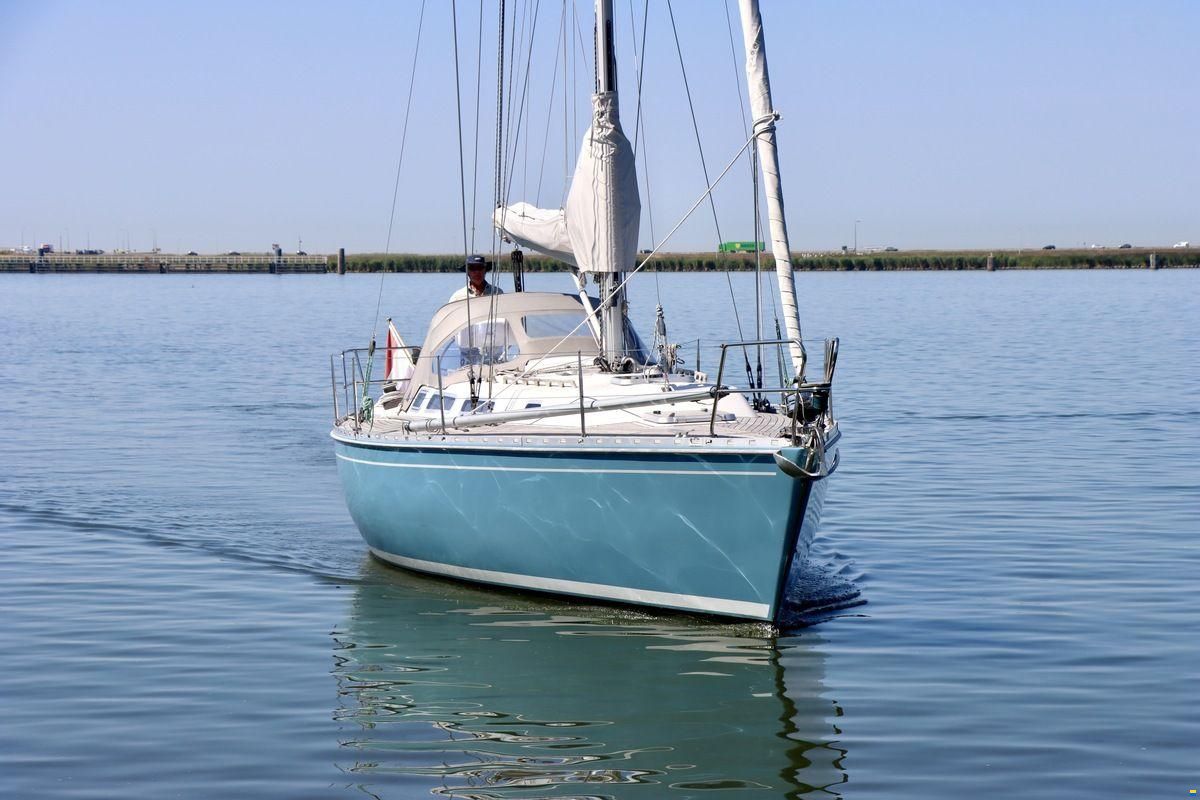 Spirit 37