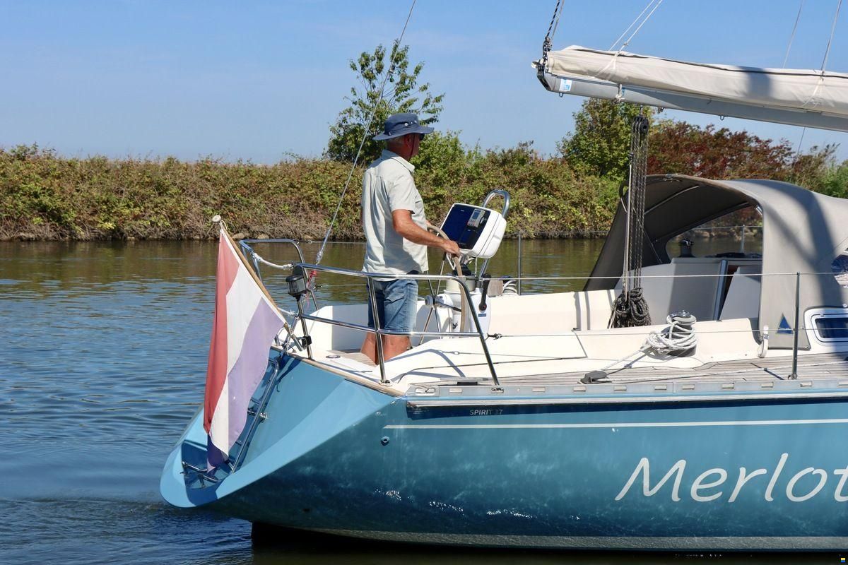 Spirit 37