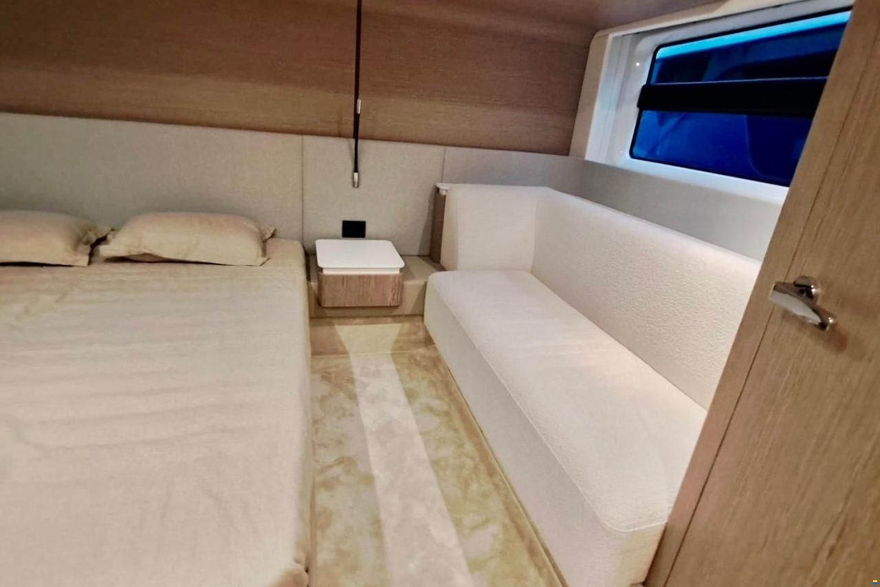 Azimut Fly 53