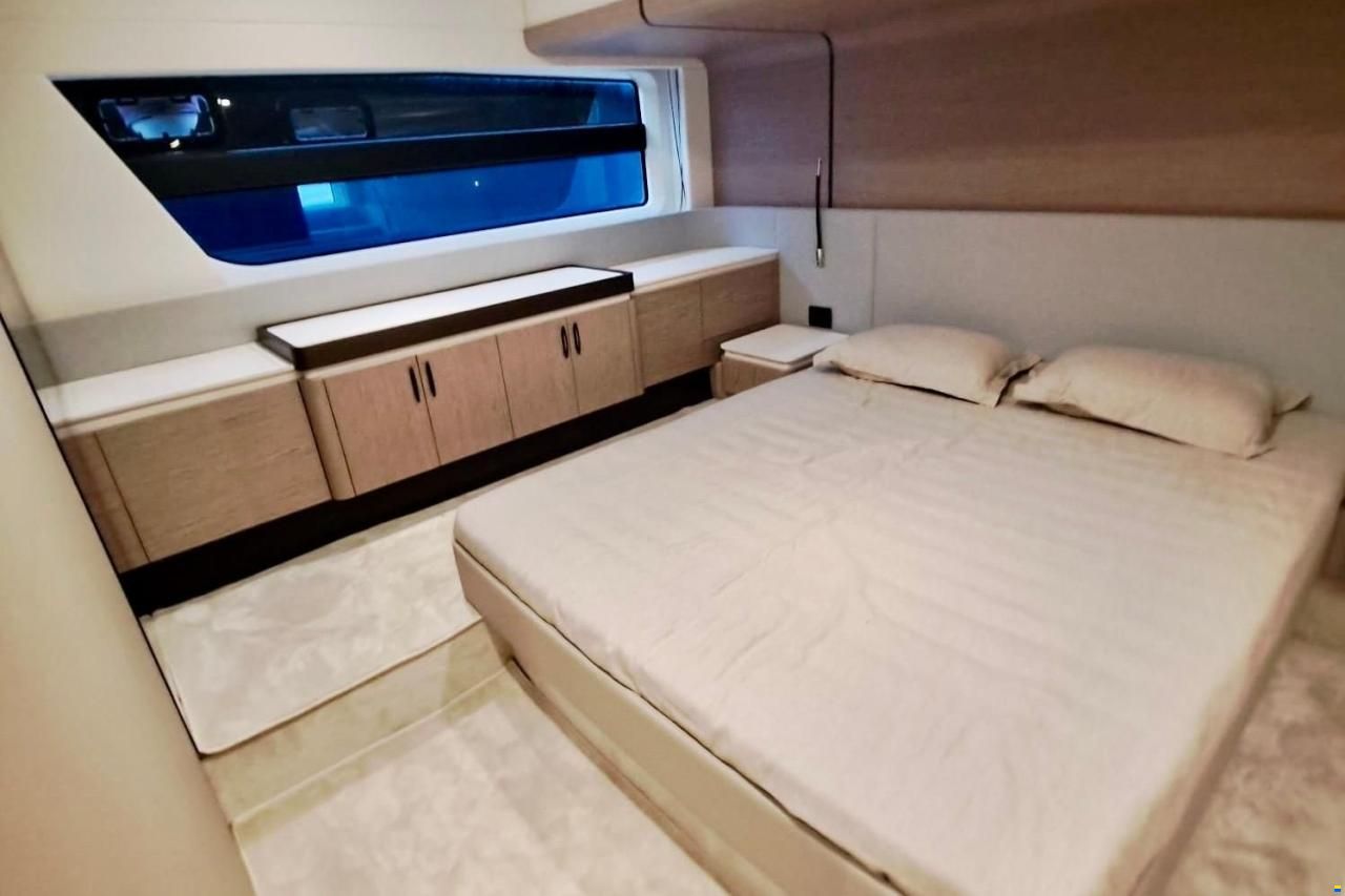 Azimut Fly 53