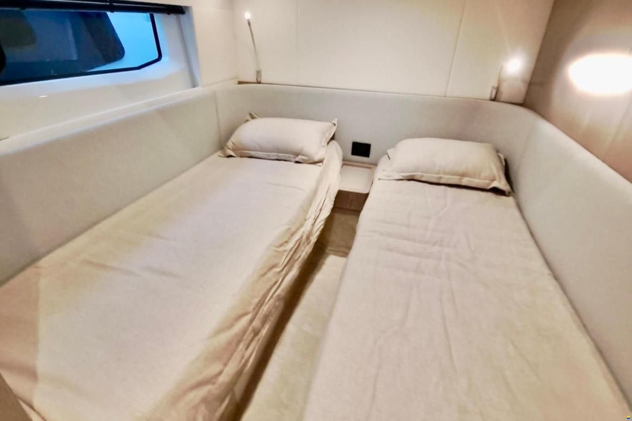 Azimut Fly 53