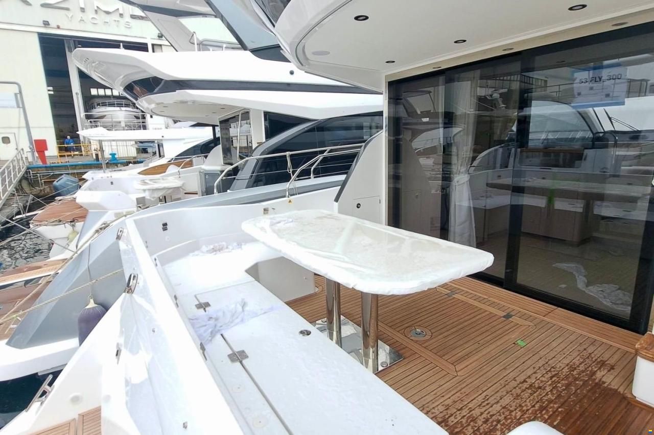 Azimut Fly 53