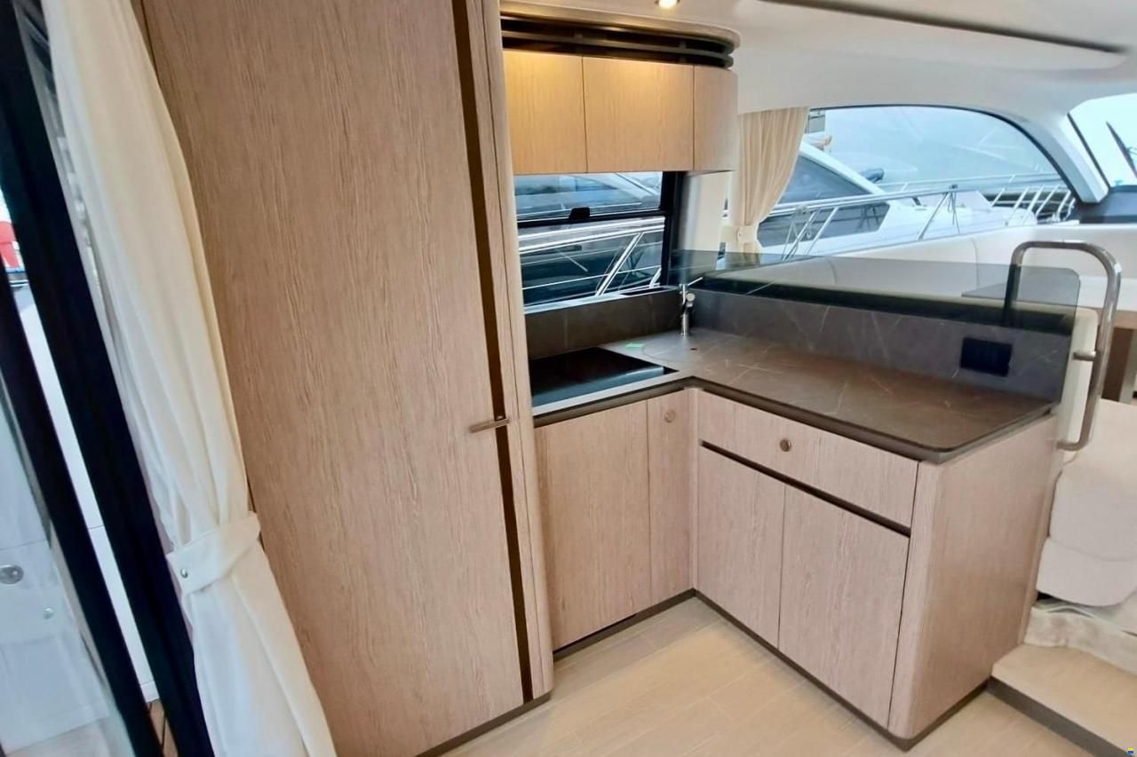 Azimut Fly 53