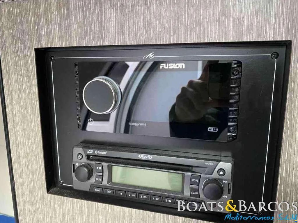 Monterey 295 Sport Yacht