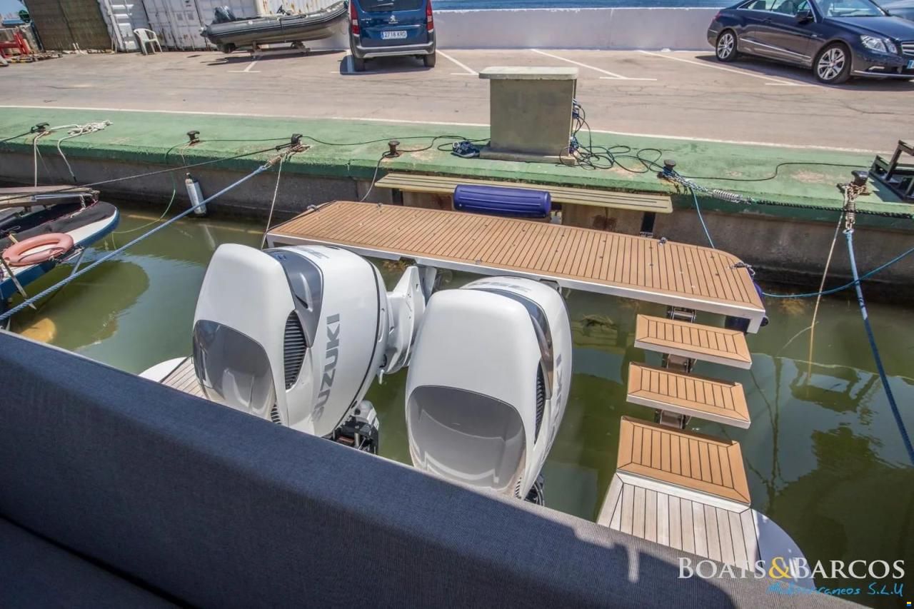 Sealine C390V