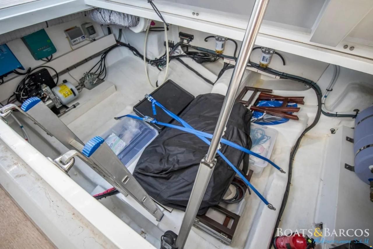 Sealine C390V