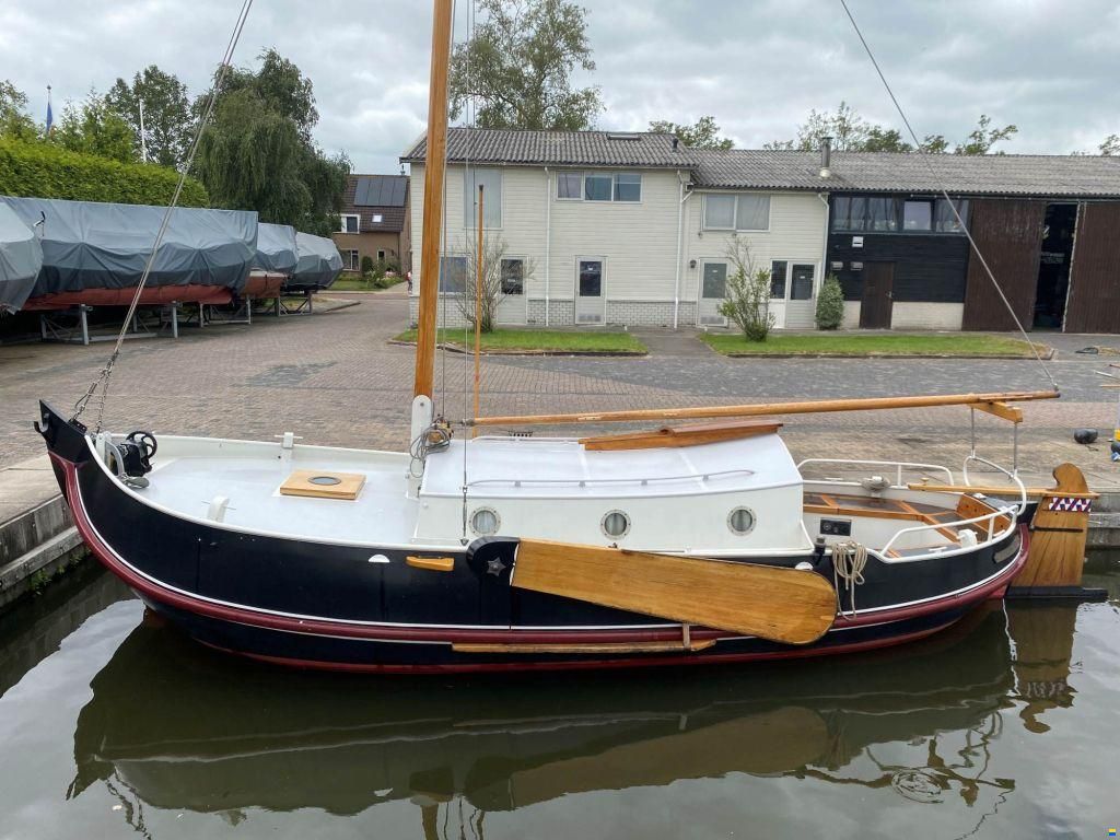 Zwarte Zwaan Vollenhovense Bol 8.50m.