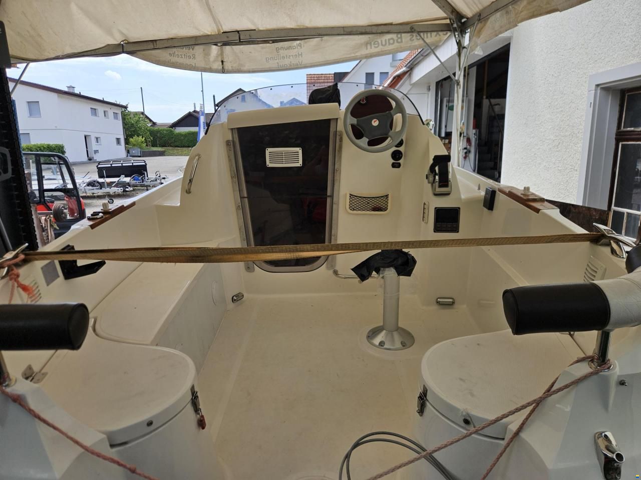 Quicksilver cabin 460