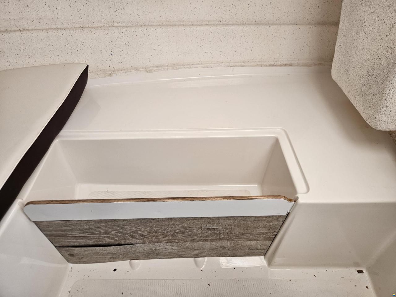 Quicksilver cabin 460