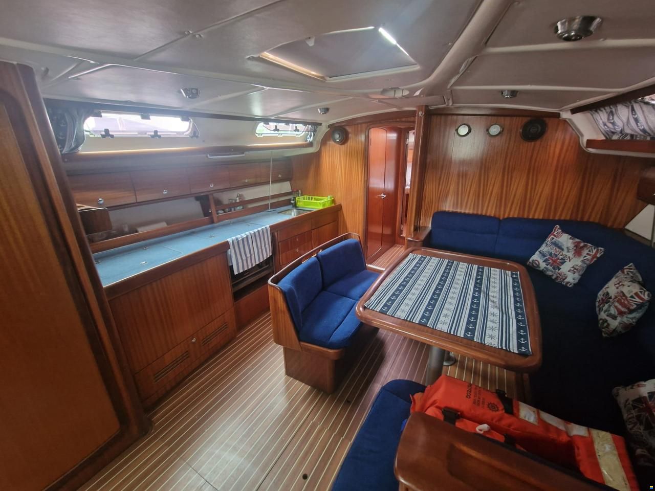 Bavaria 44
