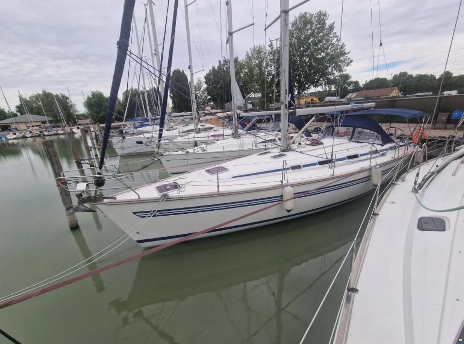 Bavaria 44