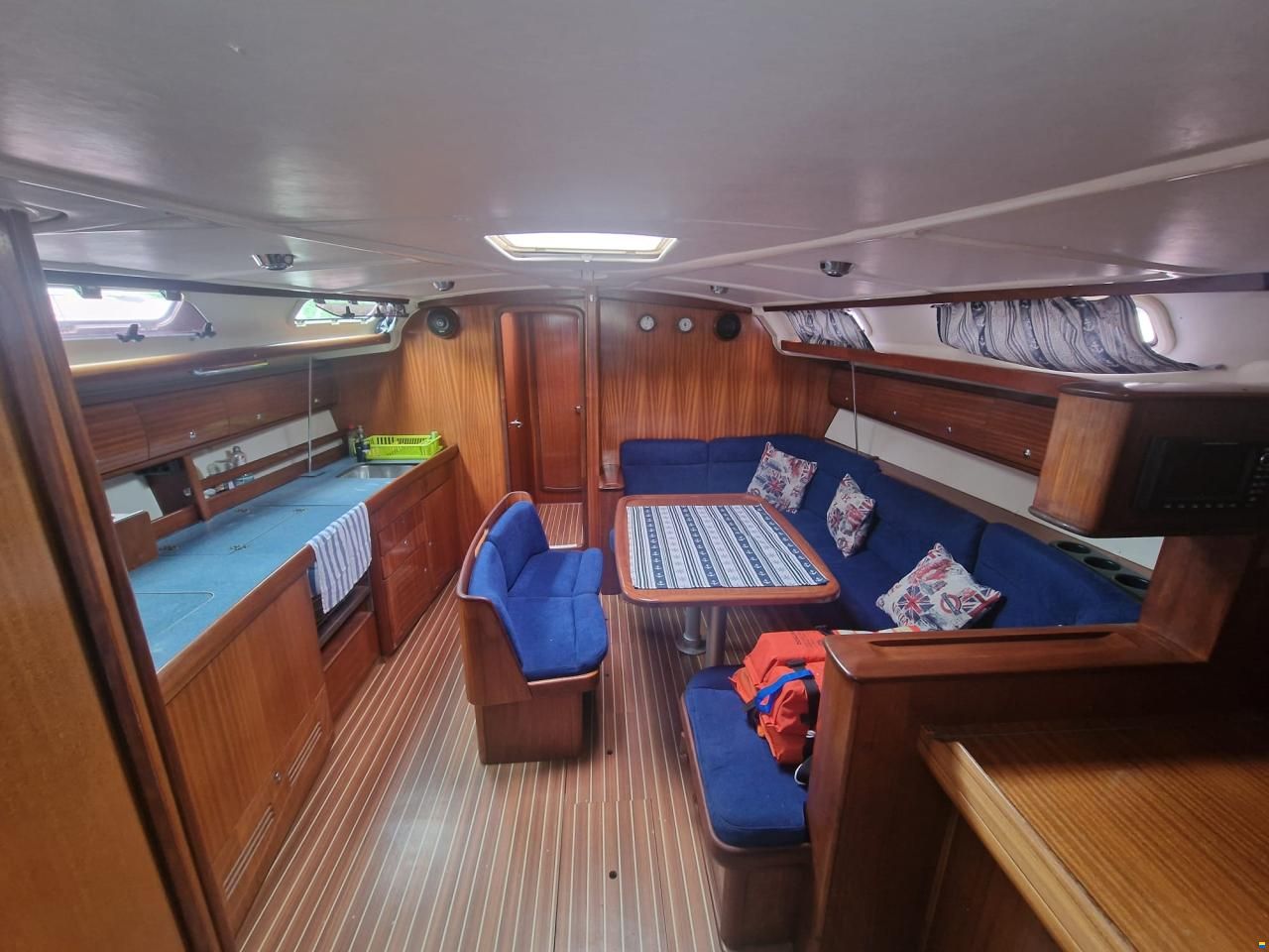 Bavaria 44