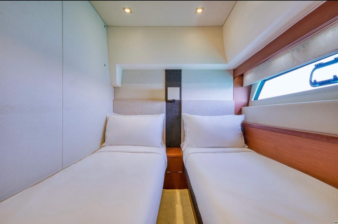 Prestige 550 Flybridge