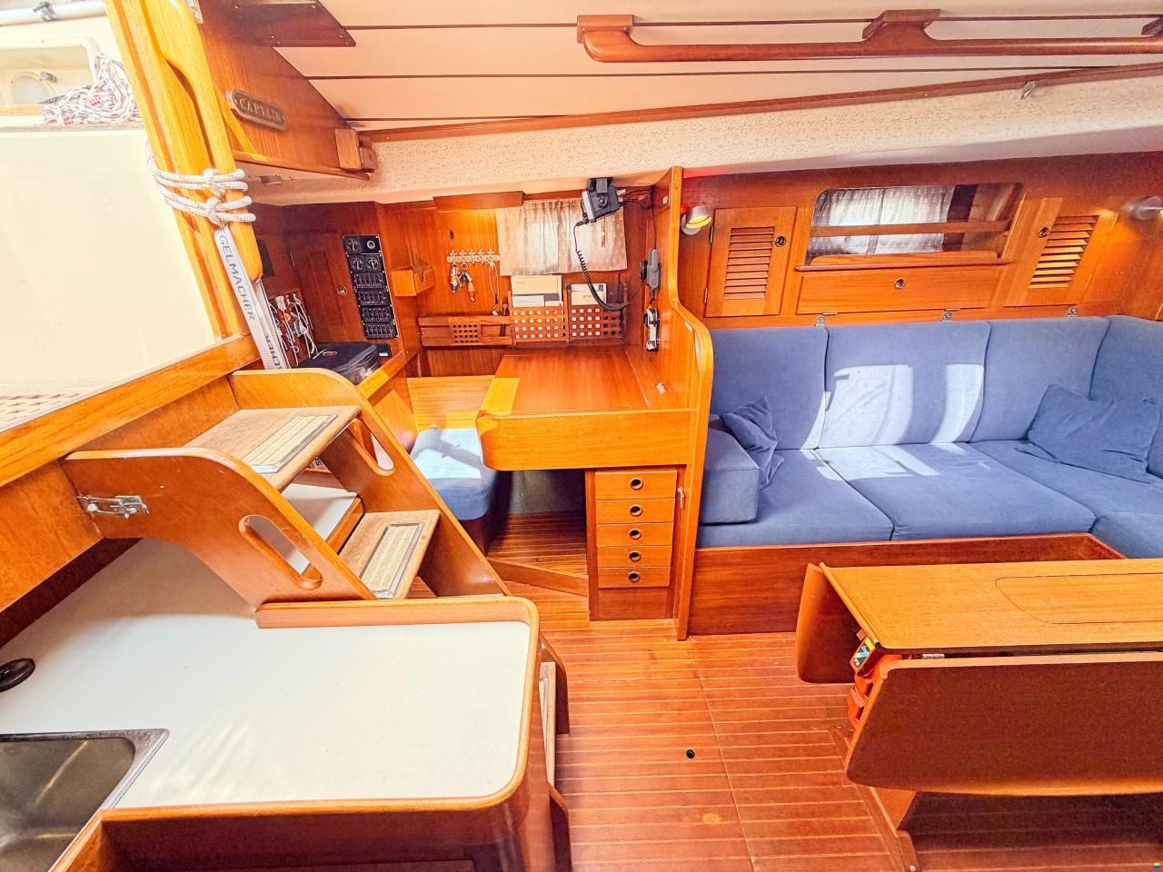 Hallberg-Rassy 382