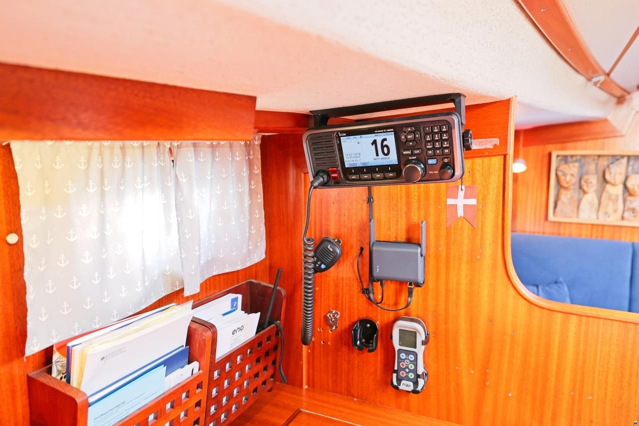 Hallberg-Rassy 382