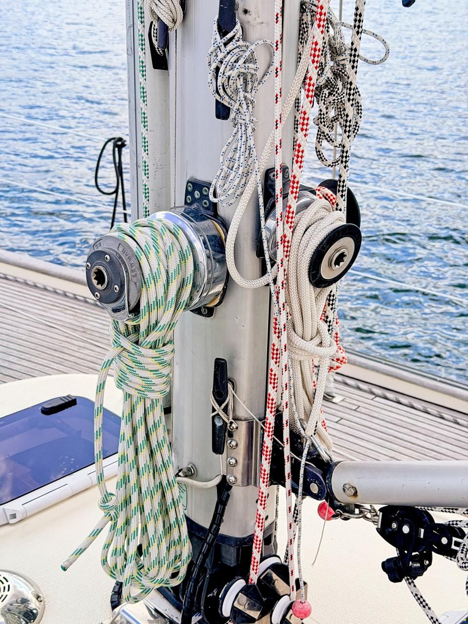 Hallberg-Rassy 382