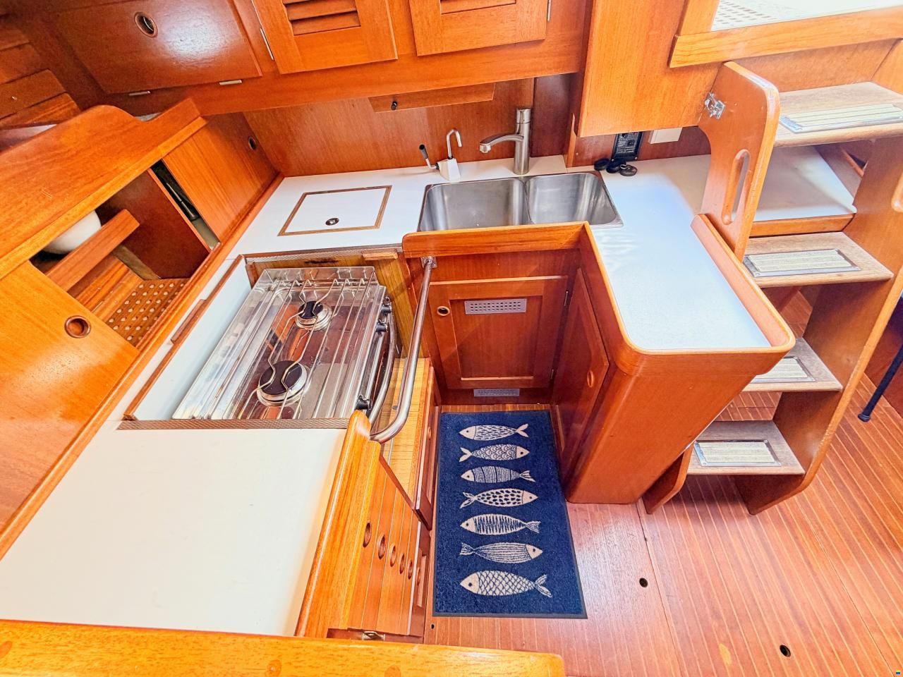 Hallberg-Rassy 382