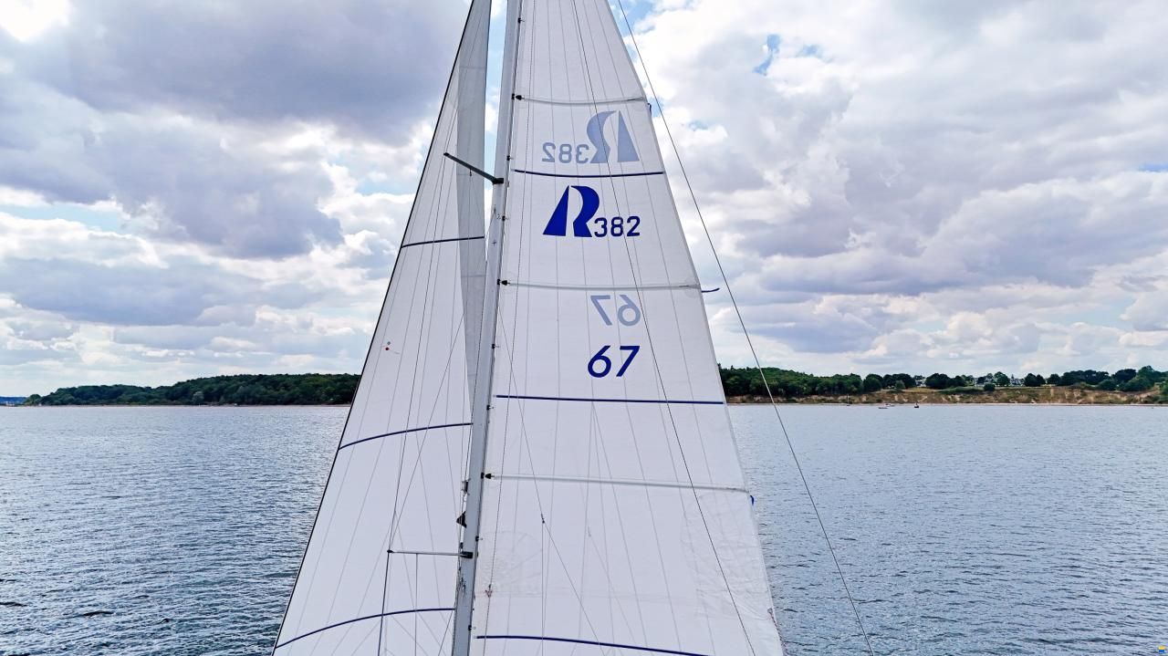 Hallberg-Rassy 382