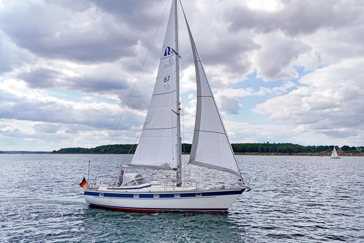 Hallberg-Rassy 382
