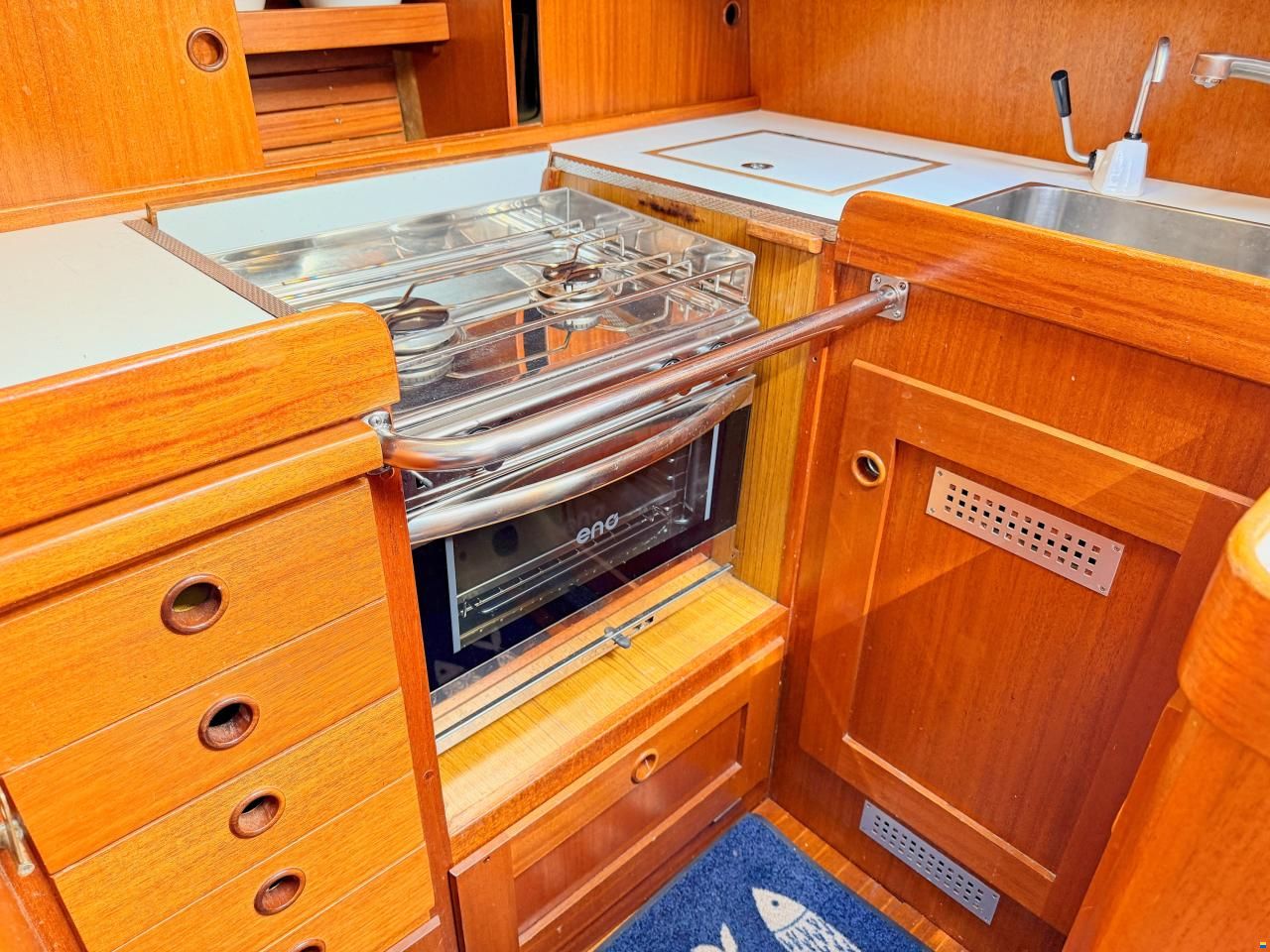 Hallberg-Rassy 382