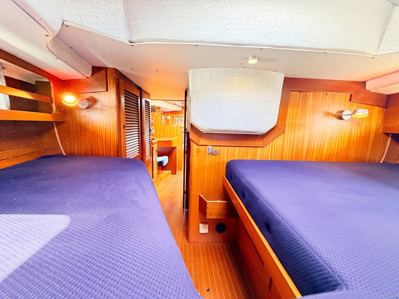 Hallberg-Rassy 382
