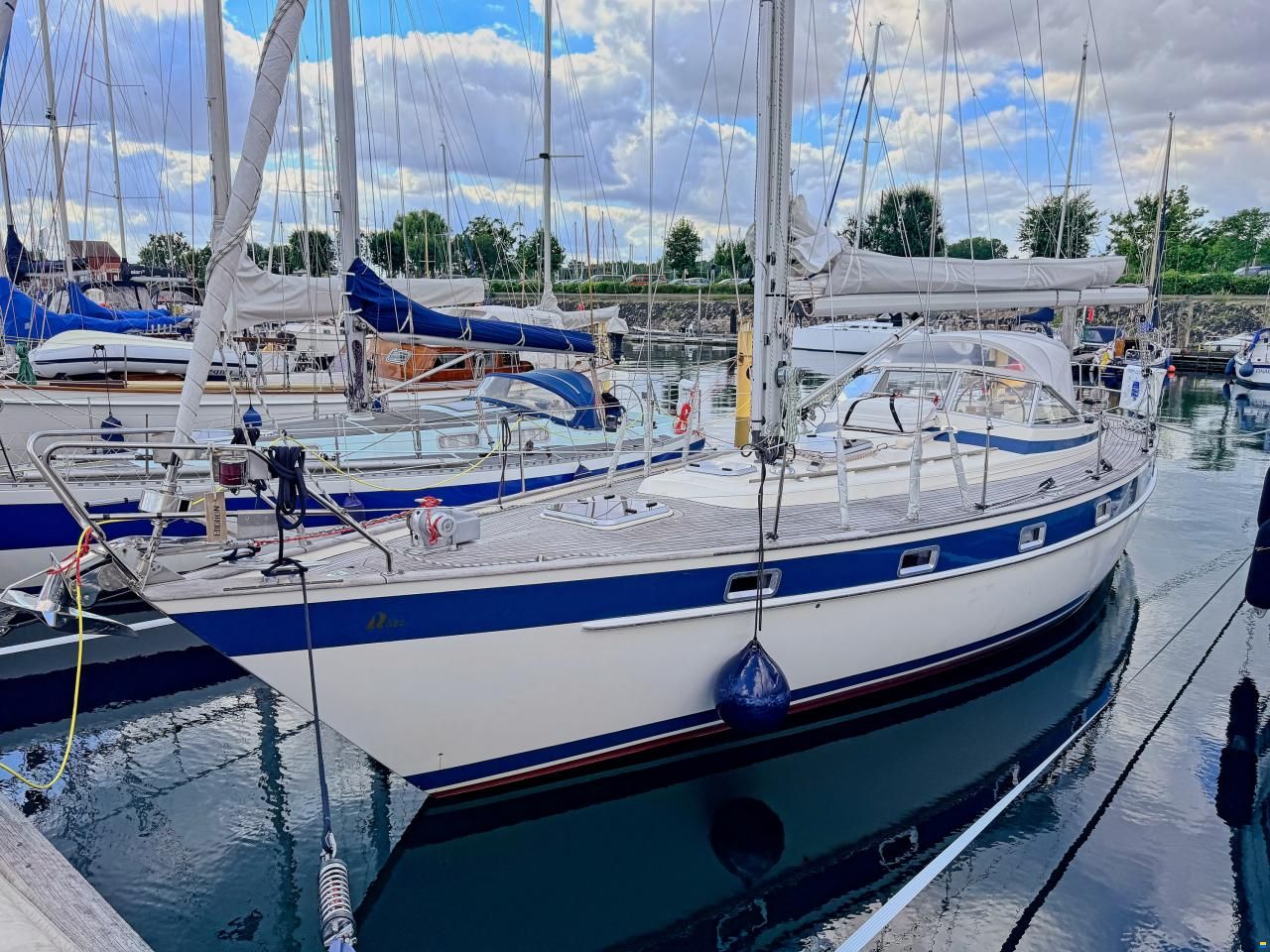 Hallberg-Rassy 382