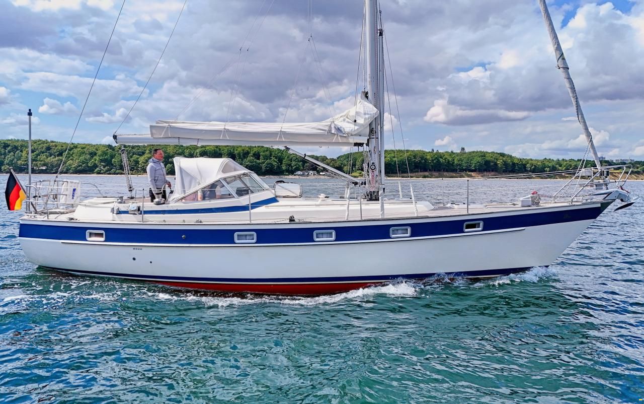 Hallberg-Rassy 382
