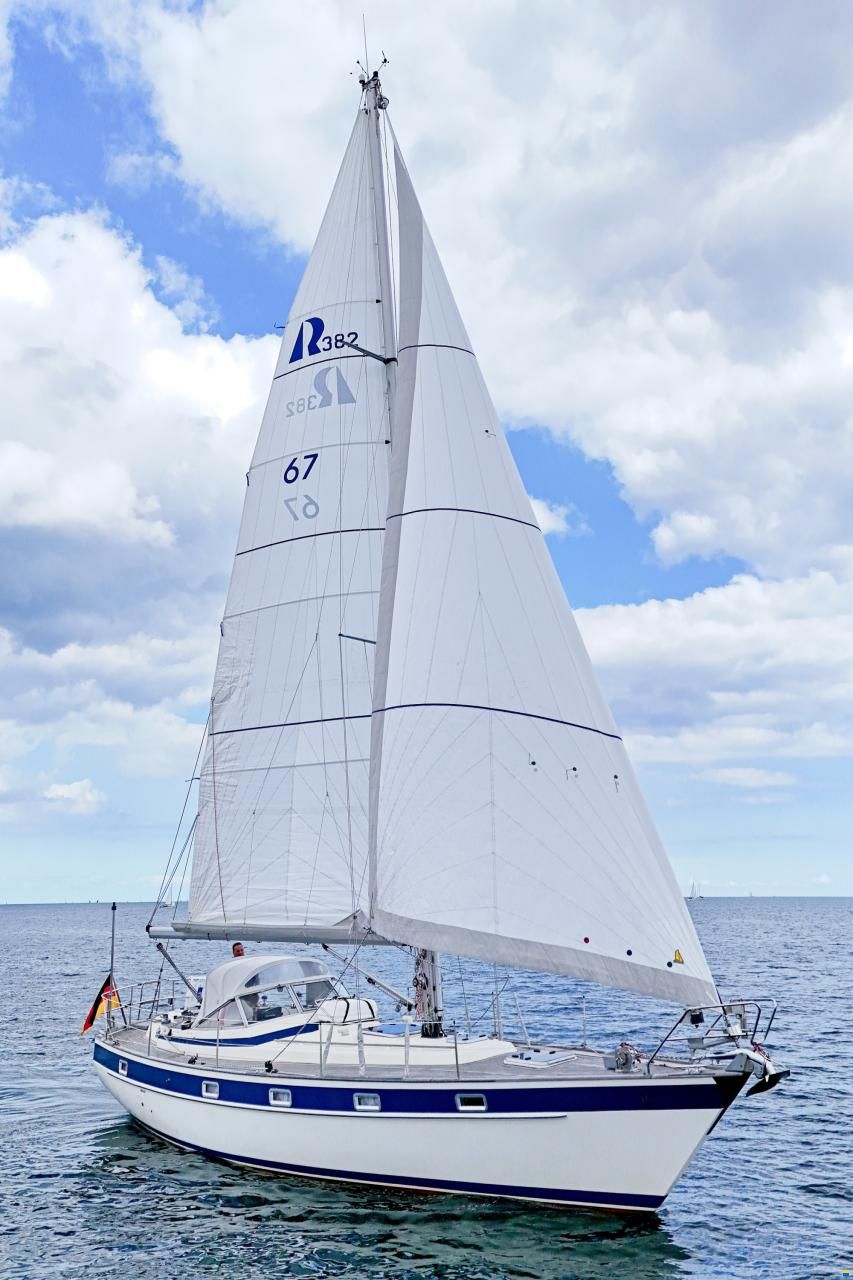 Hallberg-Rassy 382
