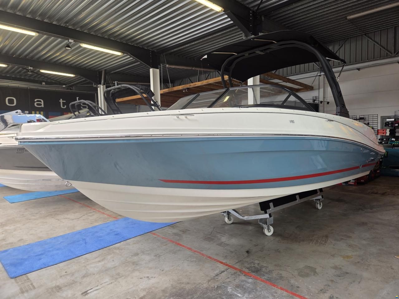 Bayliner VR6 - 250hp - 2025