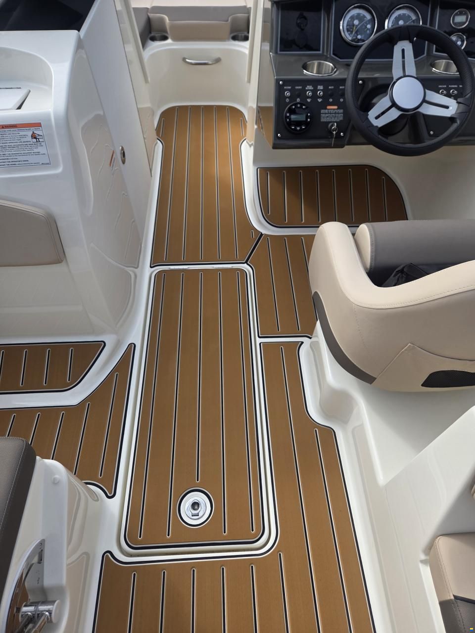 Bayliner VR6 - 250hp - 2025