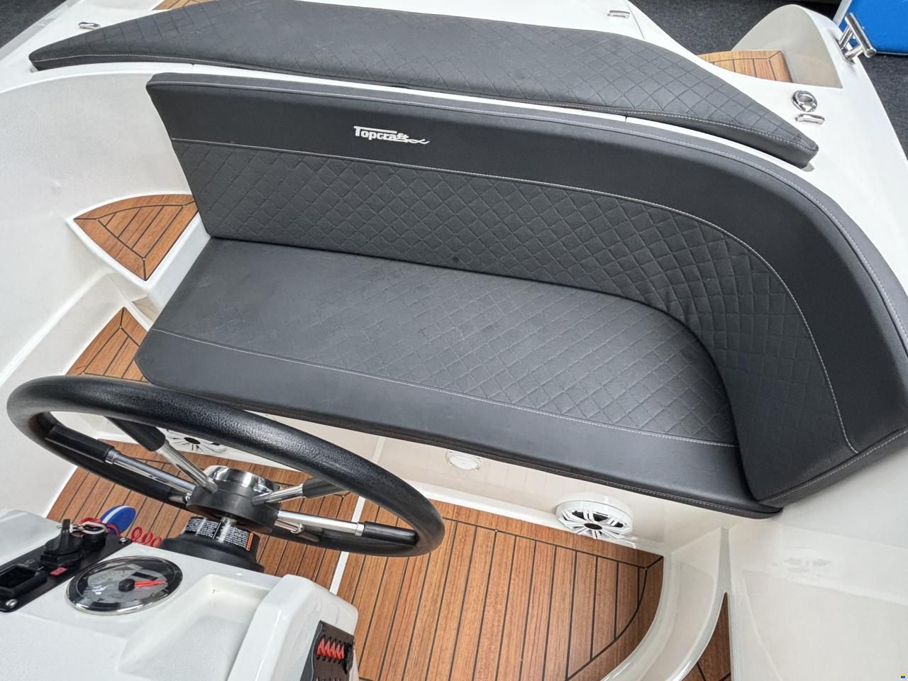 Topcraft 565 Tender