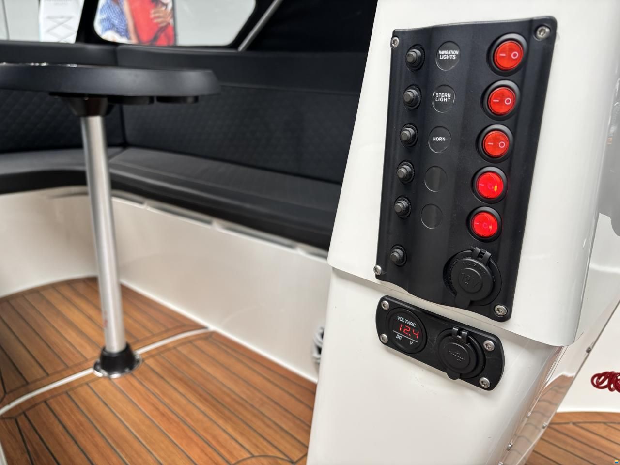 Topcraft 565 Tender