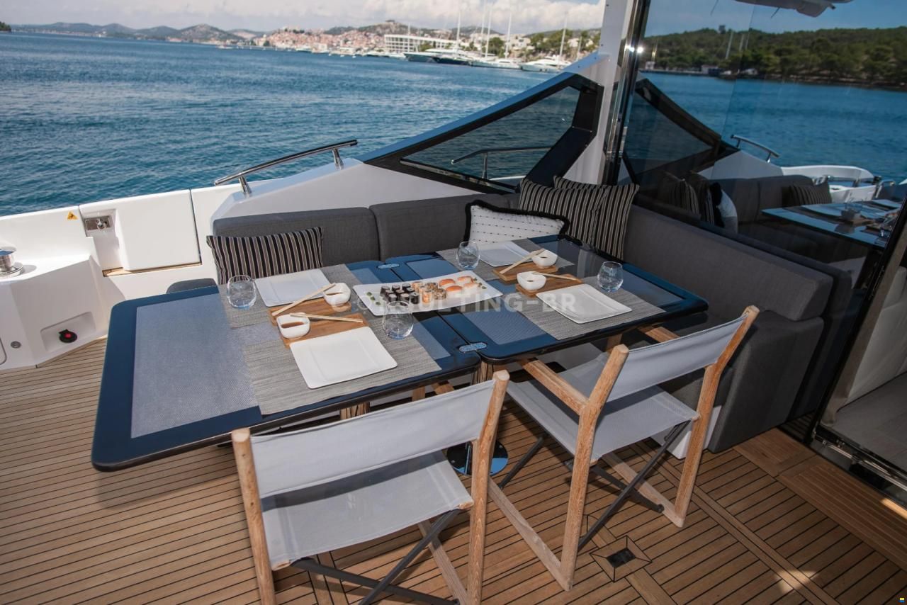 Azimut S7
