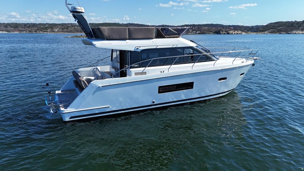 Sealine F380