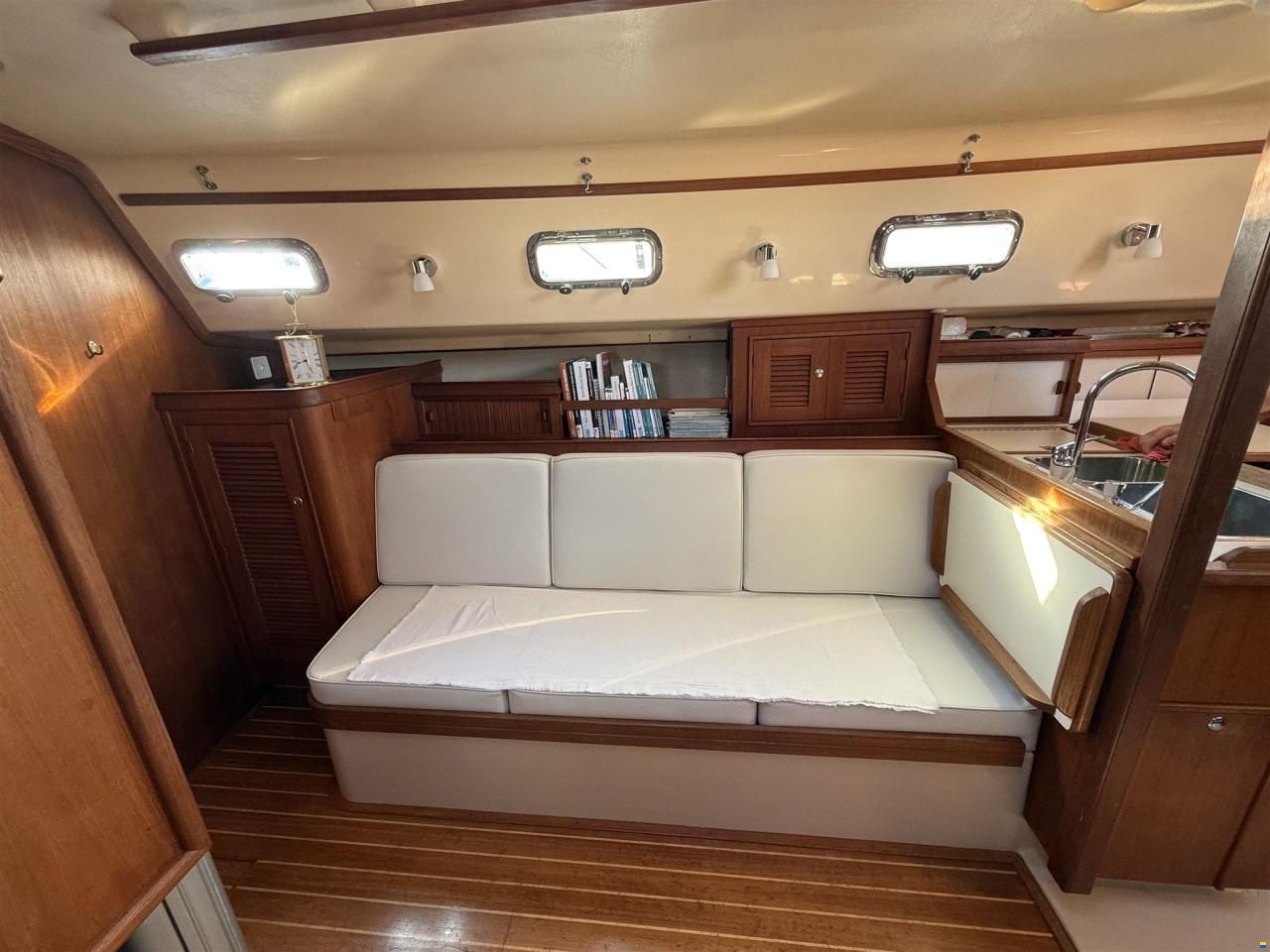 Island Packet 380