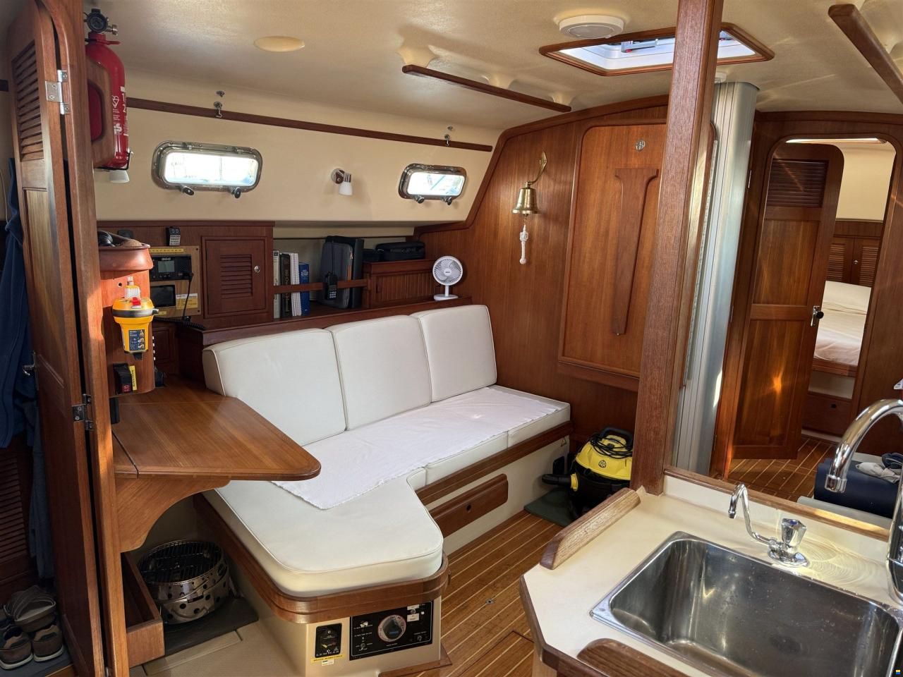 Island Packet 380