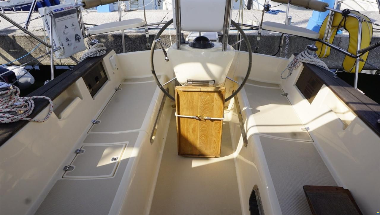 Island Packet 380
