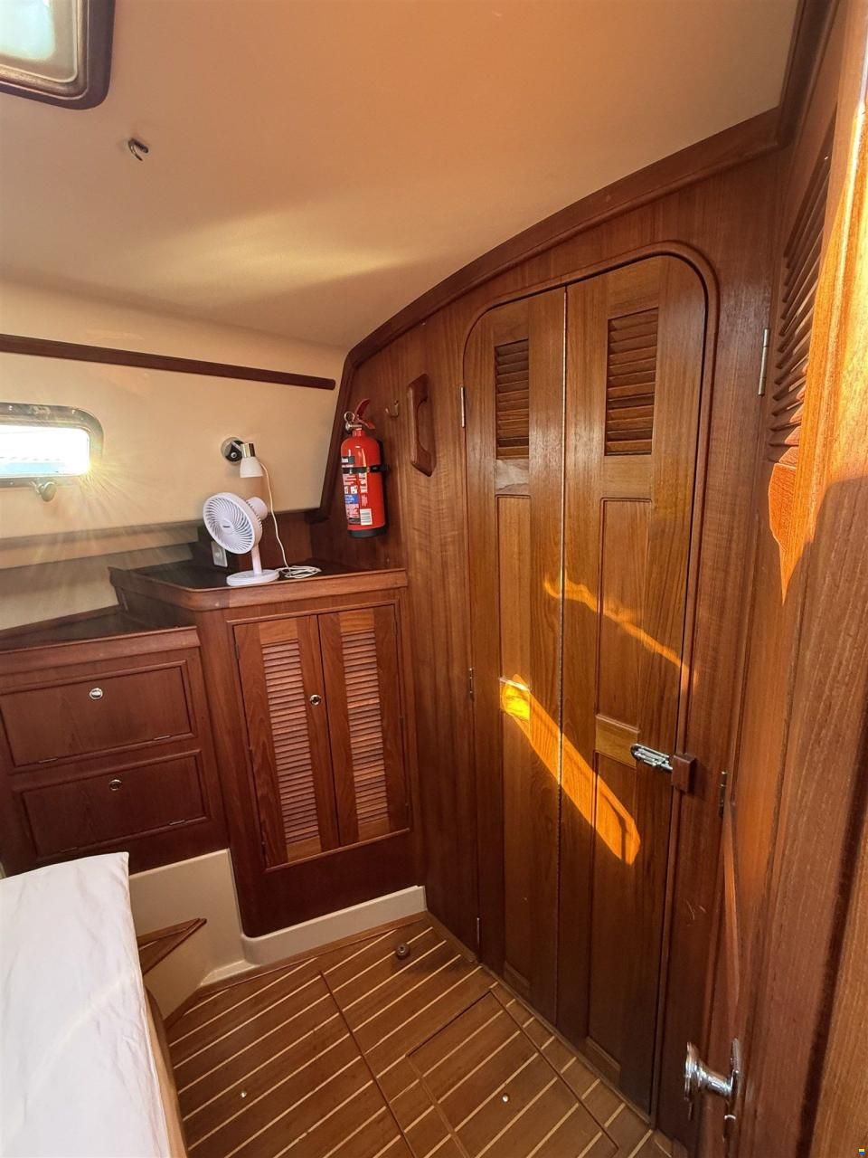 Island Packet 380