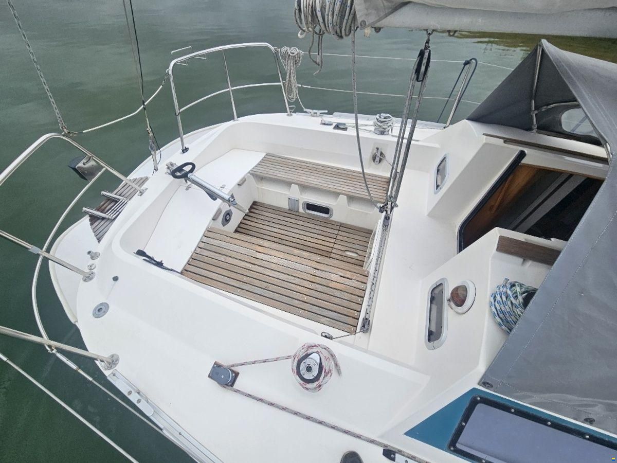Dufour 28