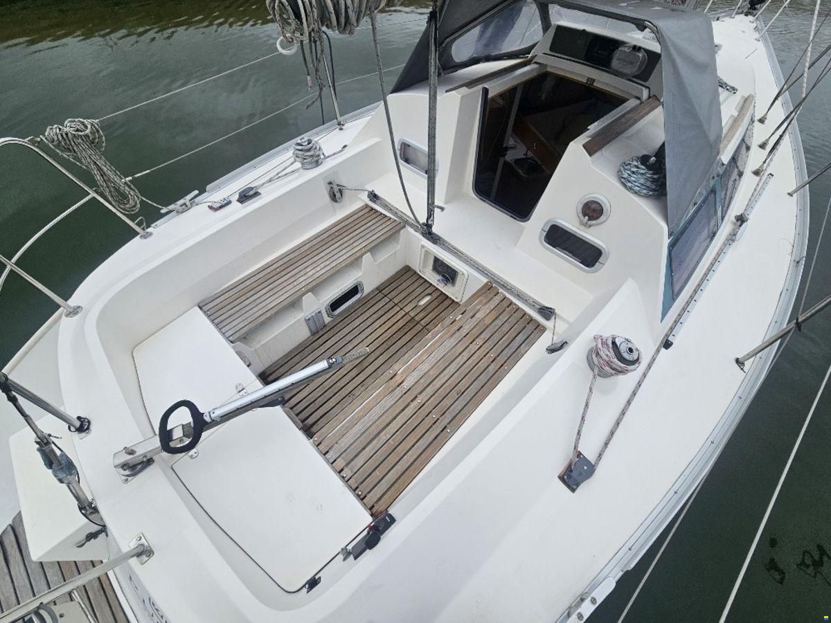 Dufour 28