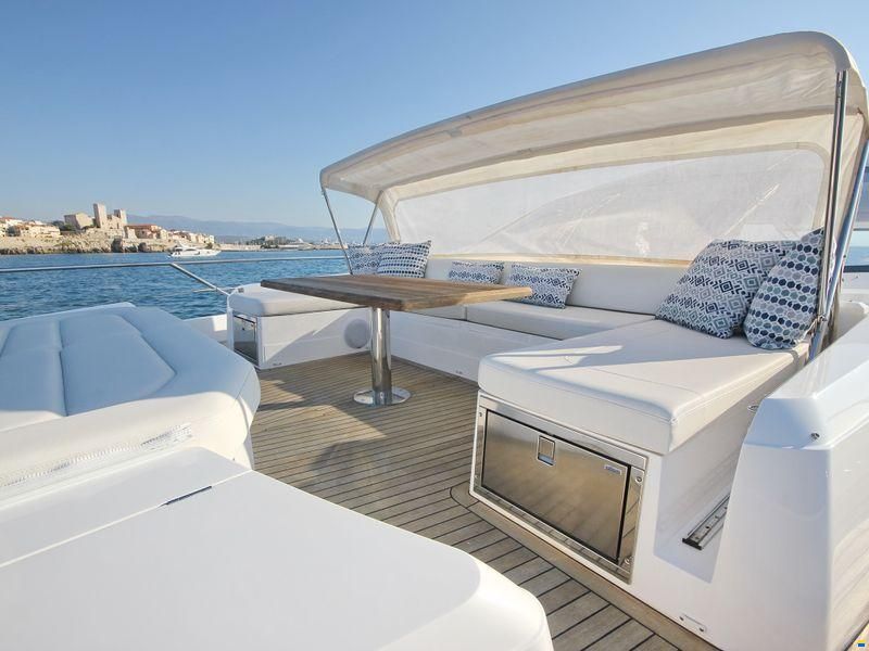 Sunseeker Predator 74