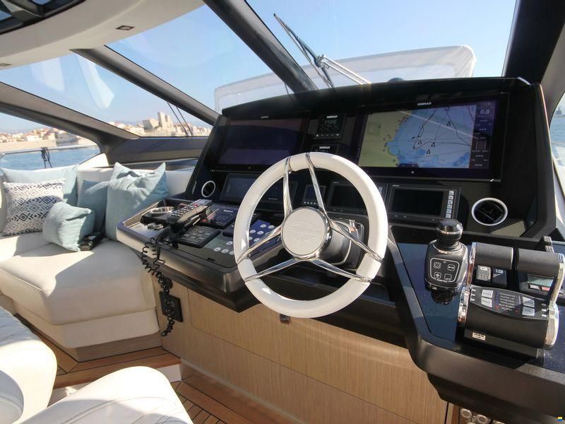 Sunseeker Predator 74