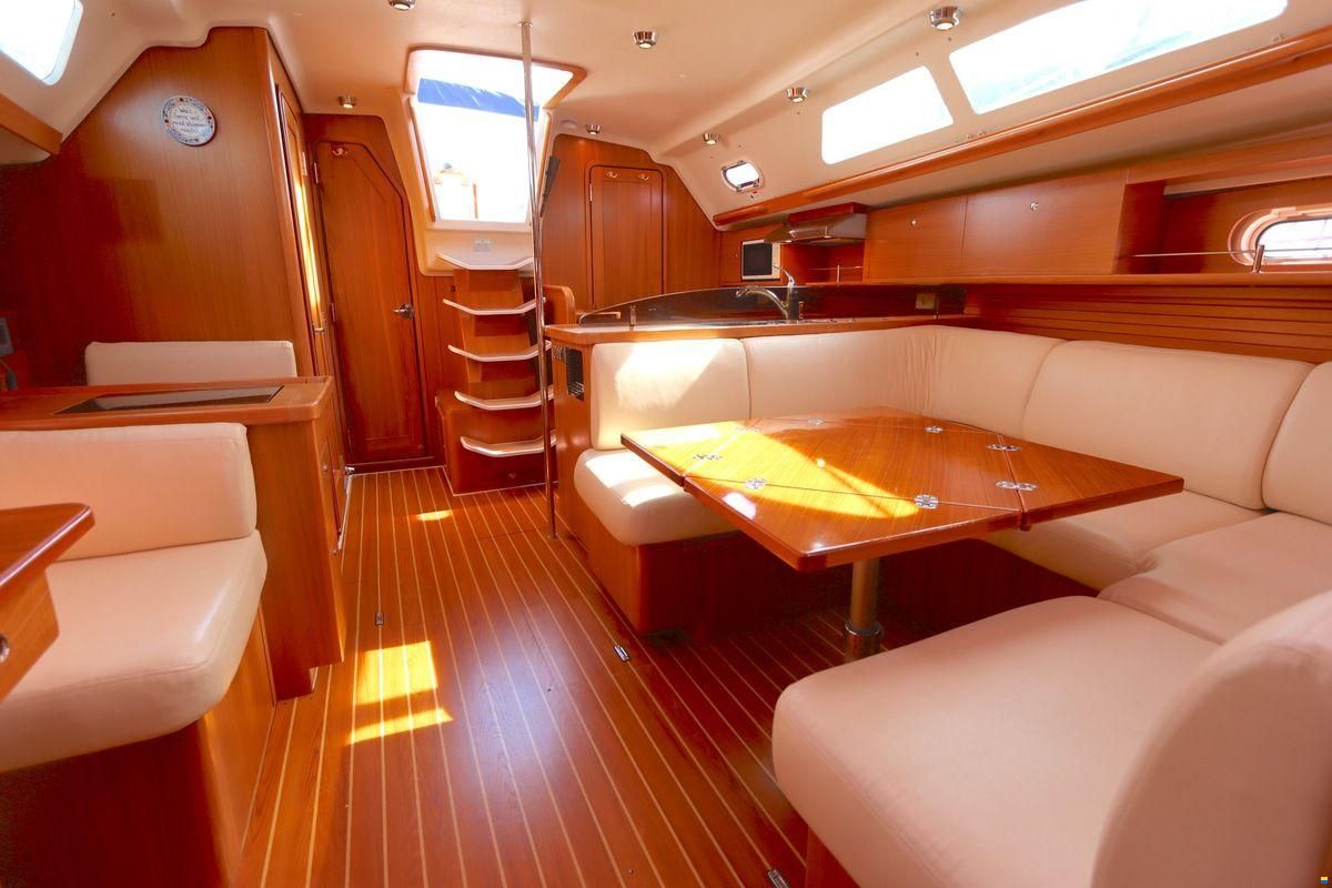 Catalina 445