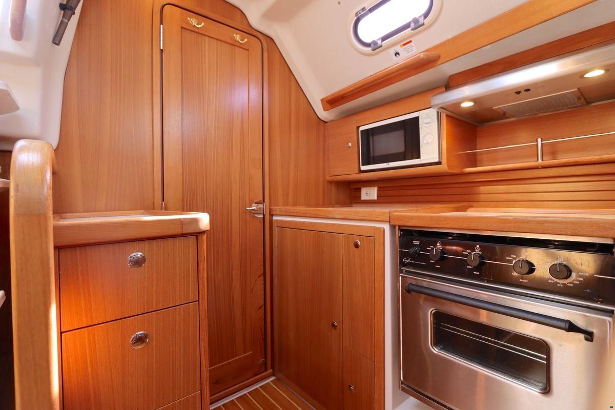 Catalina 445