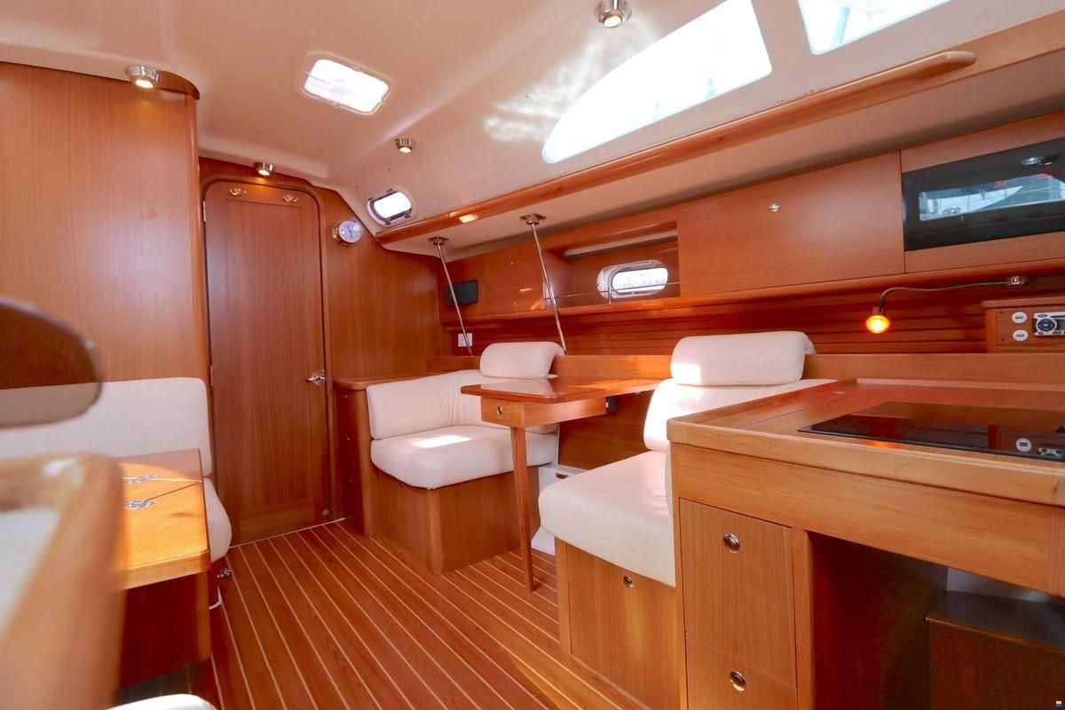 Catalina 445