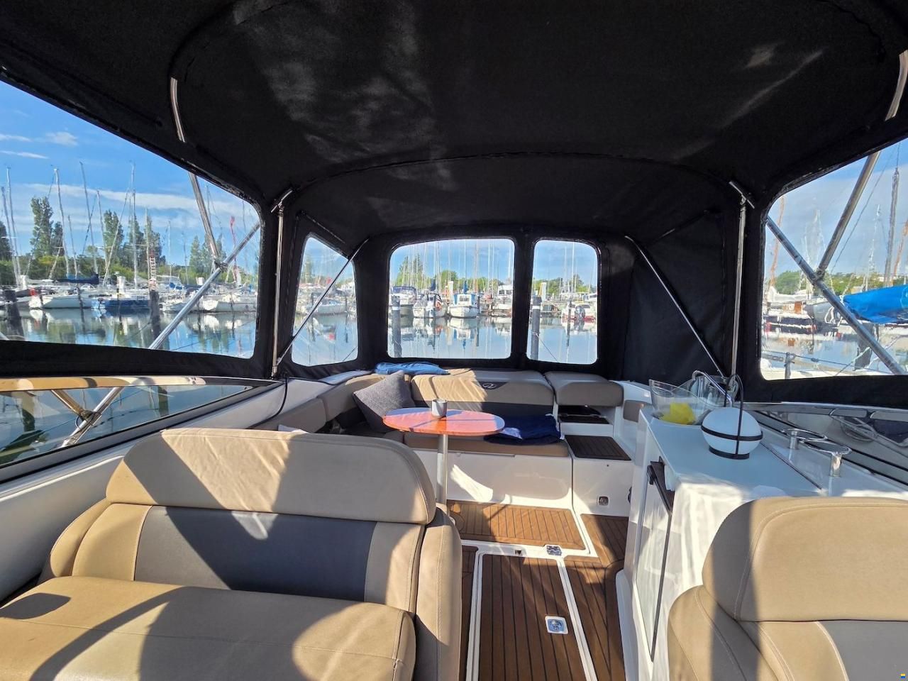 Regal 2650 Cuddy