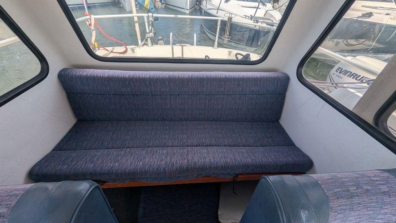 Minor 6400 WALK ROUND CABIN